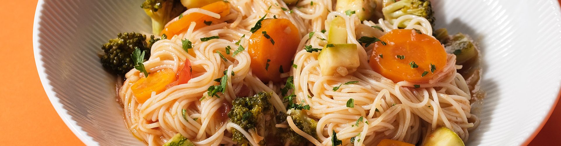 Macarrão na Chapa com Vegetais