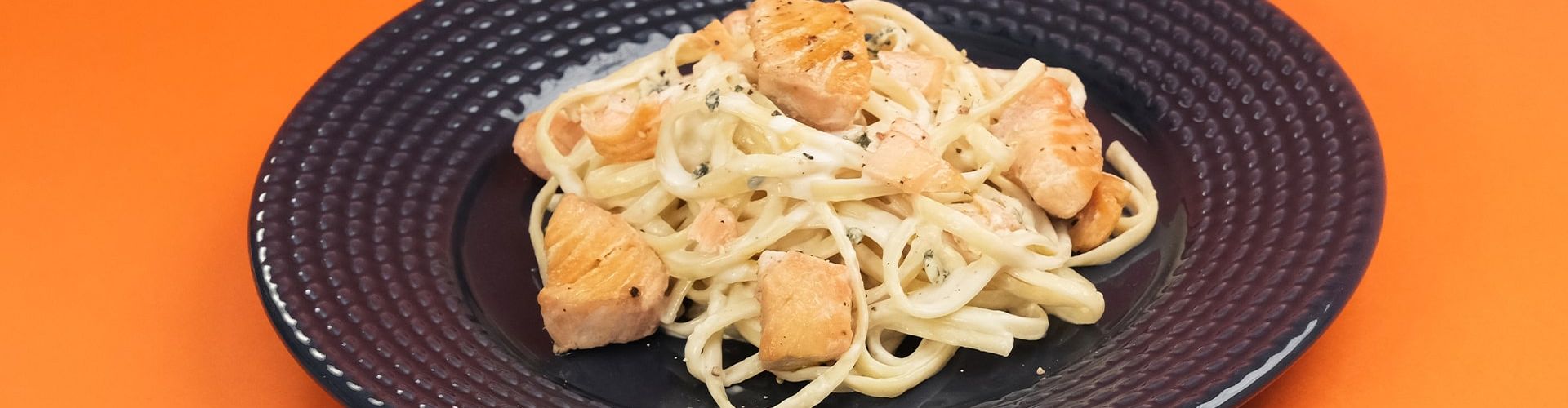 Macarrão com Salmão e Gorgonzola