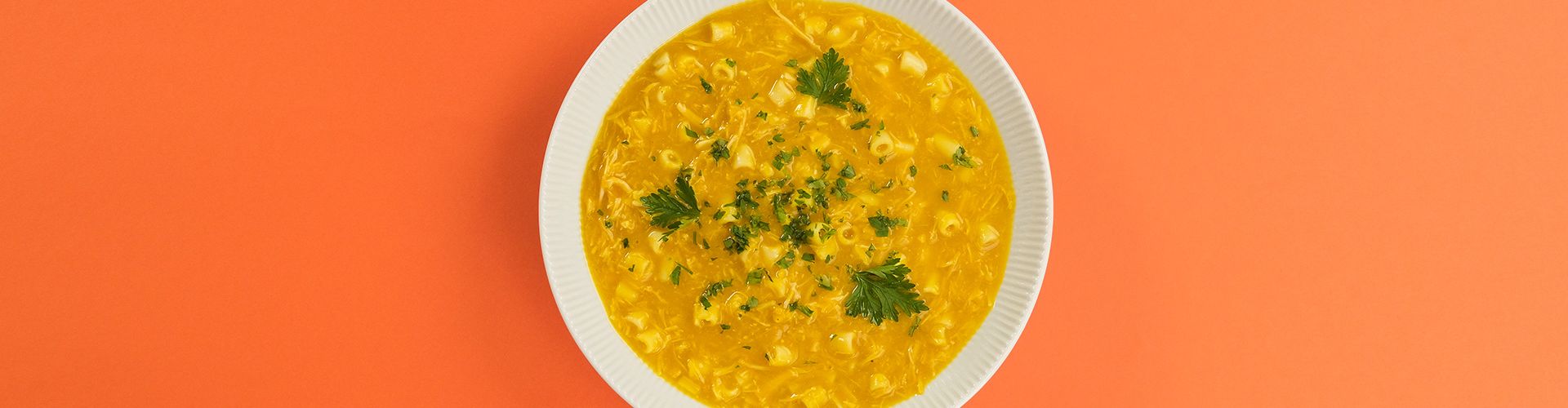 Caldo de Abóbora com Frango e Macarrão