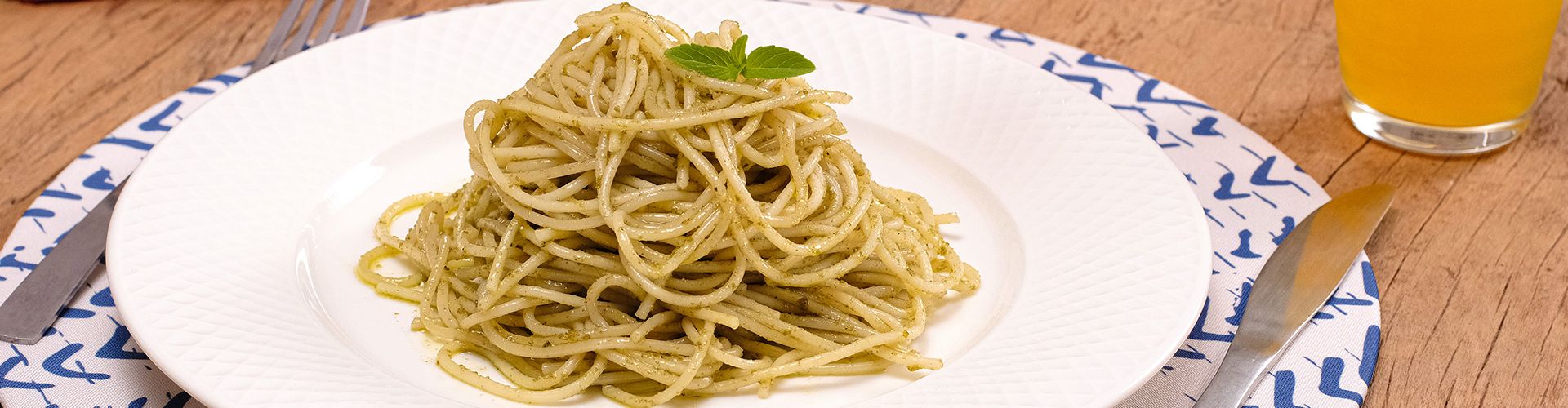 Macarrão ao Molho Pesto