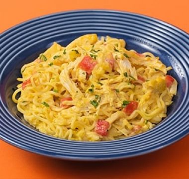 Receita Macarrão Instantâneo com Molho de Frango Fácil