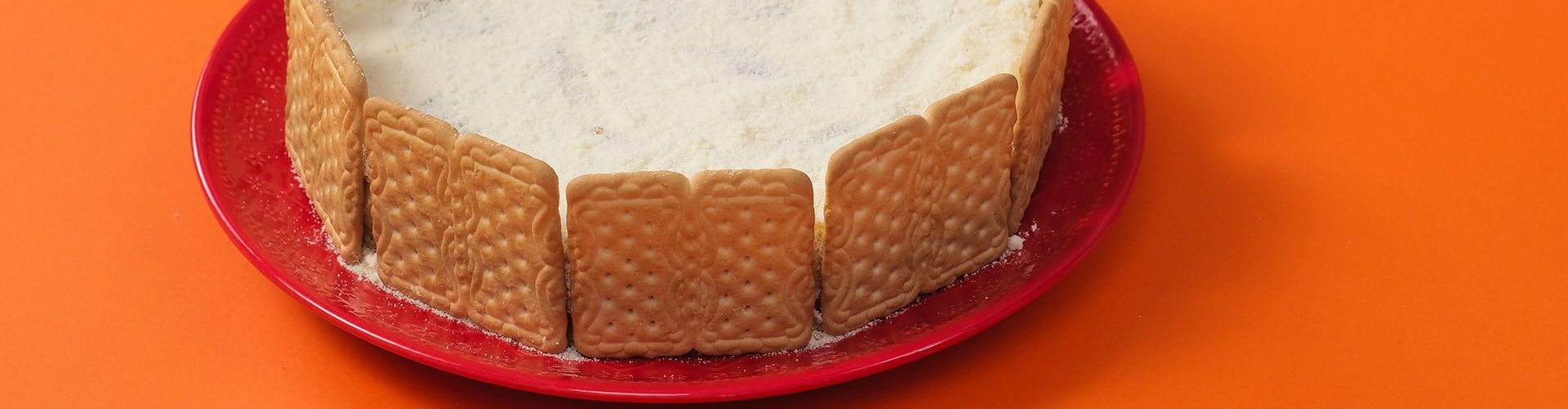 Torta de Leite em Pó com Biscoito e Creme de Avelã