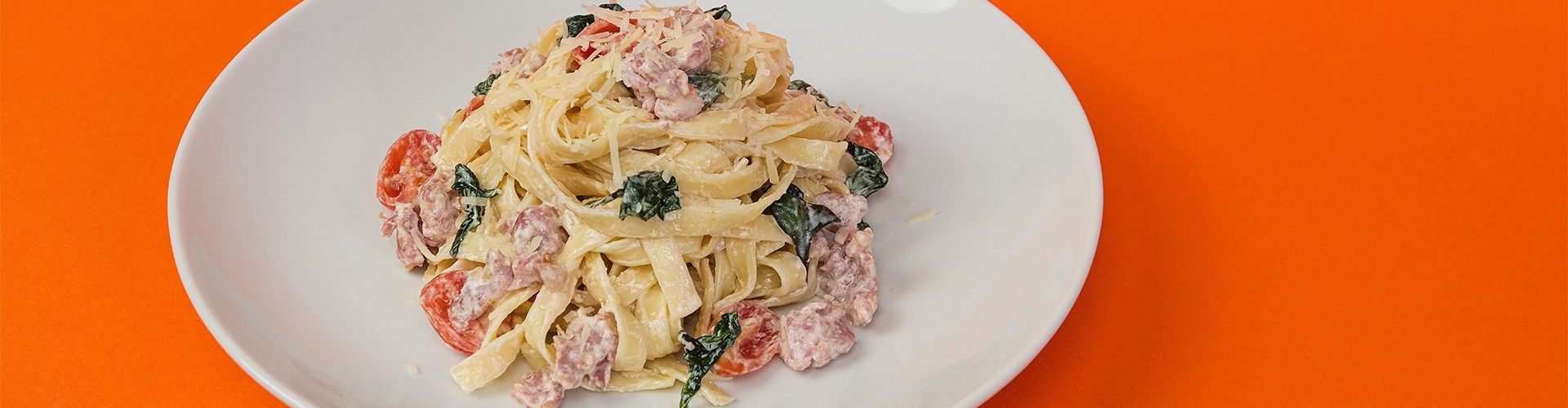 Fettuccine com Linguiça e Espinafre