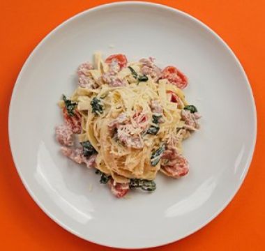 Receita Fettuccine com Linguiça e Espinafre