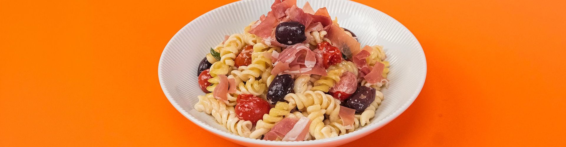 Macarrão com Parma e Azeitonas Pretas