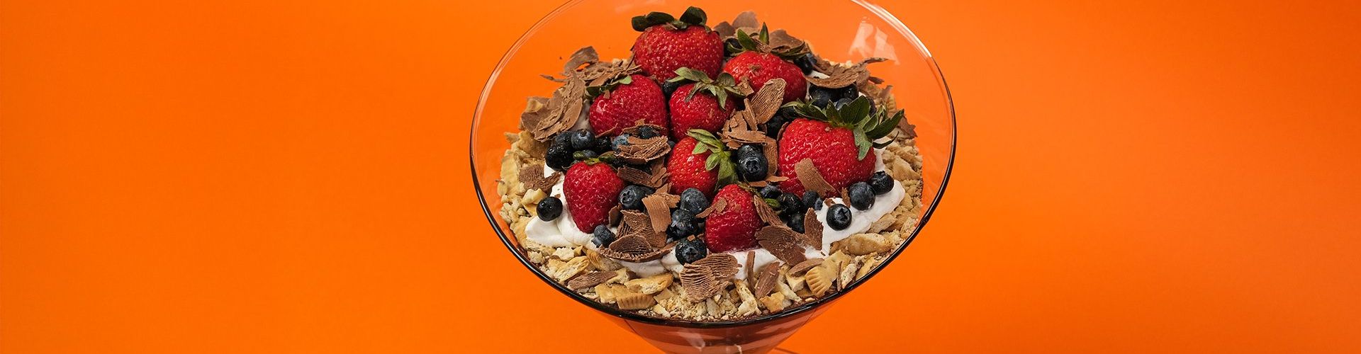 Torta de Biscoito Maizena com Chocolate e Chantilly