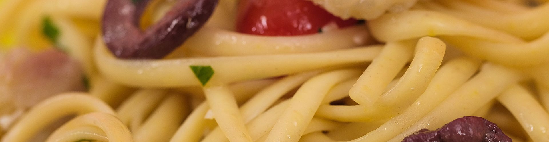 Macarrão com Bacalhau e brócolis