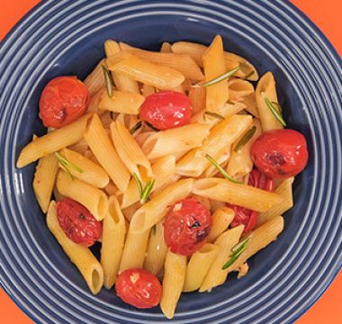 Receita Penne com tomates assados